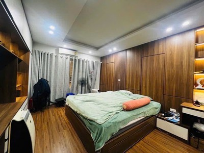 Bán nhà đê trần khát chân 38m2. 5 tầng. mặt tiền 4.2m. giá 10.5 tỷ hai bà trưng hà nội 2