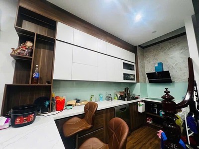 Bán nhà đê trần khát chân 38m2. 5 tầng. mặt tiền 4.2m. giá 10.5 tỷ hai bà trưng hà nội 1