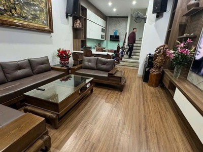 Bán nhà đê trần khát chân 38m2. 5 tầng. mặt tiền 4.2m. giá 10.5 tỷ hai bà trưng hà nội 0