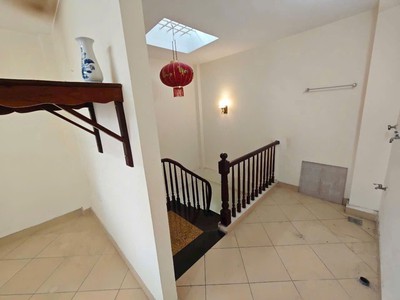 Bán nhà đường 8/3. 35/38m2. 5 tầng. mặt tiền 3.7m. giá 8.2 tỷ hai bà trưng hà nội 3