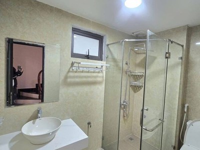 Bán nhà đường 8/3. 33m2. 5 tầng. mặt tiền 4.1m. giá 8 tỷ hai bà trưng hà nội 3