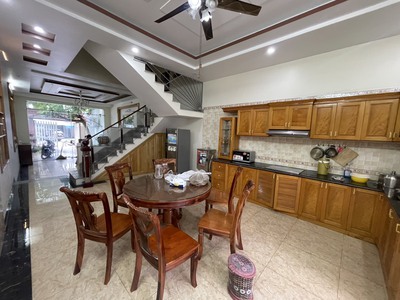 Cho thuê nguyên căn sân cổng 110m2 Văn Cao, 4 p.ngủ. 9