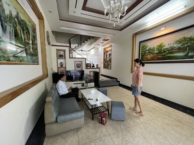 Cho thuê nguyên căn sân cổng 110m2 Văn Cao, 4 p.ngủ. 2