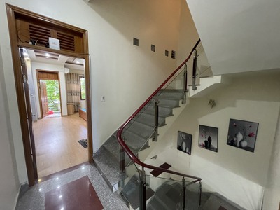 Cho thuê nguyên căn sân cổng 110m2 Văn Cao, 4 p.ngủ. 6