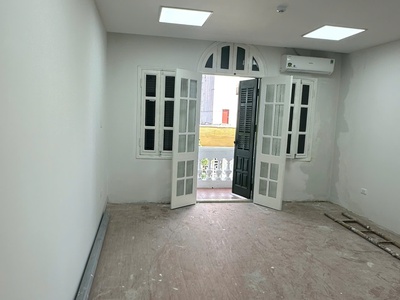 Linhhk cho thuê cửa hàng phùng hưng 80m , mặt tiền 5m 1