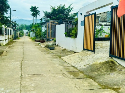 Đất 211m  Mặt Tiền 5m   Gần Trường, Gần Chợ   Sổ Sẵn Công Chứng 2