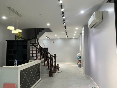 Chính chủ bán nhà đẹp giá tốt tại 11a ngách 53 ngõ 157 phố pháo đài láng, phường láng thượng 1