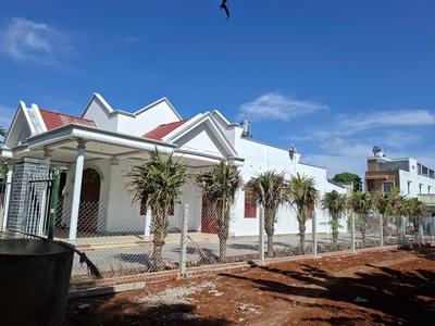 Mình muốn bán căn nhà y hình tại trung tâm hòa long. dt 450m2. 60 thổ. 15x30. 0