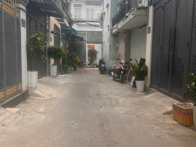 Bán gấp nhà gò dầu tân phú gần chợ tân hương hẻm xe hơi 56m2- 2tầng nhỉnh 4 tỷ 0