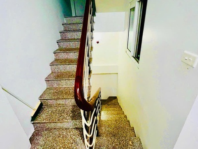 Bán căn hoàng cầu phân lô ô tô - hơn 17 tỷ 46m mt 5.6m 5 tầng 3