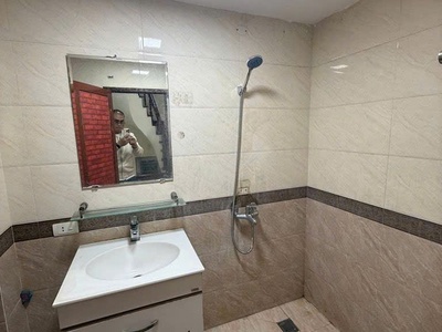 Bán nhà lĩnh nam gần đường trường đại học, gàn chợ nhà 5 tầng 2