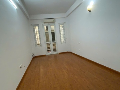 Cần bán nhà vị trí đẹp phố hồng tiến, quận long biên. khu vực trung tâm, dân trí cao, tiện ích đầy 3