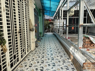 Cần bán 33,5m2 đất ngõ 145/26 Phúc Lợi. Khổ đất đẹp, cách trường học các cấp 300m 2