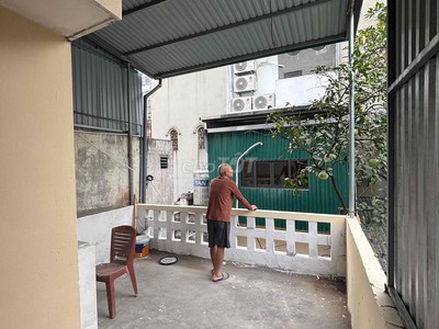 Cho thuê nhà nguyên căn 2 tầng tại phố Hồng Mai, quận Hai Bà Trưng 4