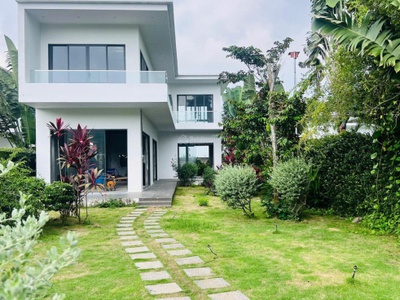 Nhà là resort sở hữu 500m  đất nền, thiết kế hồ bơi và vườn bbq cực chill. giá 5.9tr/m2 4