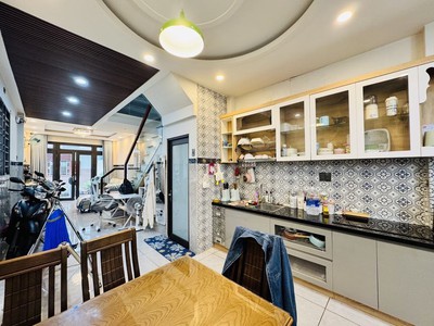 Dòng tiền hàng tháng ngay sát mặt tiên đường d2 - p25- bình thạnh - nhà đẹp lung linh 45 m2- 2 tầng 2