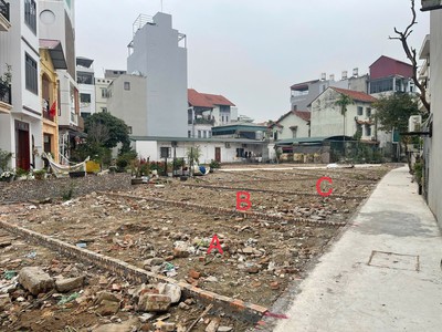 Trung tâm ngọc thụy đất hiếm 51m2, mt5m, ô tô đỗ cổng, đầu tư là thắng - 8.x tỷ 2