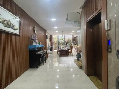 Mtkdt bàu cát / dt: 5x27m, 136m2 / kc: 5 tầng   thang máy full nội thất đẹp/ gía 23 tỷ 1