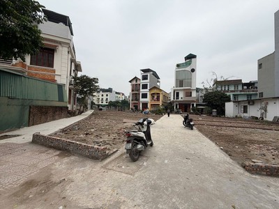 Đất vàng trung tâm ngọc thụy 51m2, mt5m, ô tô đỗ cổng, đầu tư là thắng - 8.x tỷ 1