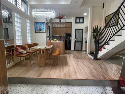 Bán nhà phố trạm   bát khối, long biên  40m   5 tầng  10.85 tỷ 1