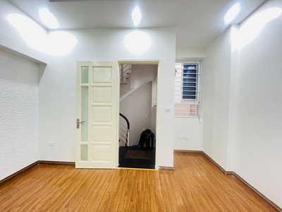 Bán nhà ngõ gốc đề 36m2. 5 tầng. mặt tiền 4m. giá đẹp 8.6 tỷ hai bà trưng hà nội 3