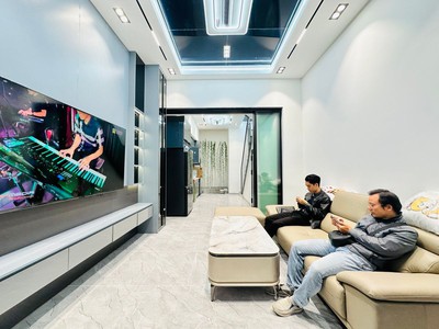 Bán nhà trần khát chân 49m2. 4 tầng, mặt tiền 4m. giá 14.8 tỷ hai bà trưng hà nội 1