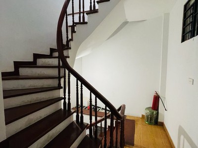 Bán nhà trần đại nghĩa 42m2. 6 tầng. mặt tiền 4.5m. giá 15.65 tỷ hai bà trưng hà nội 2