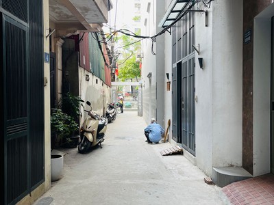 Bán nhà trần đại nghĩa 42m2. 6 tầng. mặt tiền 4.5m. giá 15.65 tỷ hai bà trưng hà nội 0