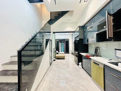 Bán nhà trần khát chân 49m2. 4 tầng, mặt tiền 4m. giá 14.8 tỷ hai bà trưng hà nội 4