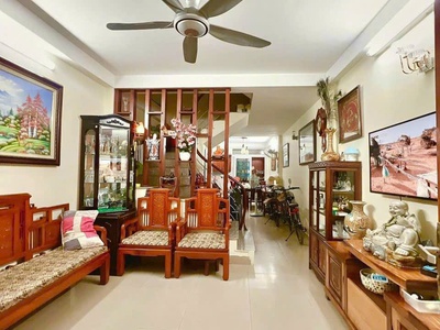 Nhà đẹp học viên tài chính - dt50m2 - 5 tầng - giá 10 tỷ - ngõ ô tô thông - kinh doanh 1