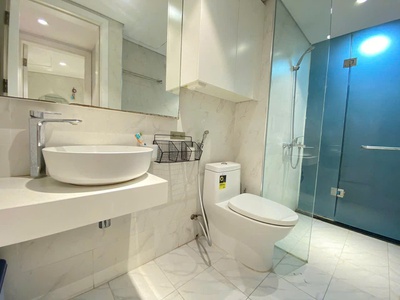 Nhà đẹp học viên tài chính - dt50m2 - 5 tầng - giá 10 tỷ - ngõ ô tô thông - kinh doanh 3