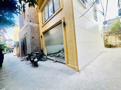 Bán nhà mới full nội thất ô tô đỗ cửa- vào nhà bát khối 55m2 x 6 tầng 13.2 tỷ long biên. 0