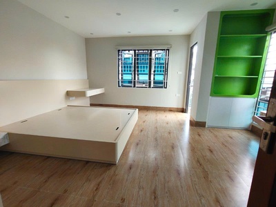 Gấp bán nhà cầu diễn,hồ tùng mậu, oto 7 chỗ đỗ cửa,kinh doanh,dt: 45m2x5t,mt 4m,8.9ty 0