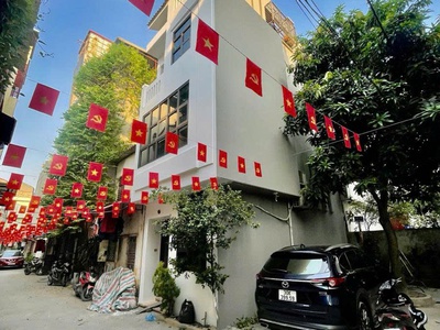 Gấp bán nhà cầu diễn,hồ tùng mậu, oto 7 chỗ đỗ cửa,kinh doanh,dt: 45m2x5t,mt 4m,8.9ty 2