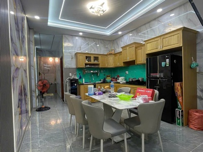 Bán nhà 2 tầng trung tâm dĩ an,shr đường xe hơi,tặng full nội thất,gần chợ 3