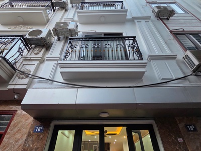 Bán nhà riêng 5 tầng nam đuống 32m2, mặt tiền 3.5 x 7.35 tỷ long biên. 0