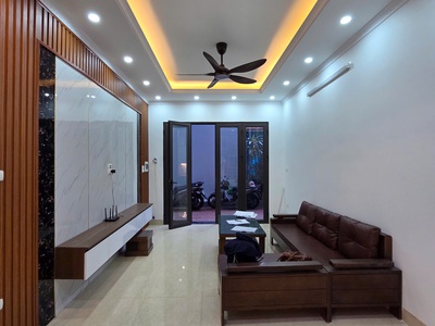 Bán nhà riêng 5 tầng nam đuống 32m2, mặt tiền 3.5 x 7.35 tỷ long biên. 1