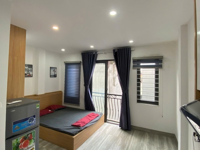 Cho thuê ccmn đẹp thoáng sáng ban công 16 phạm ngọc thạch 1