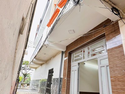 - bán nhà mới đẹp 3 tầng lưu hữu phước p15 q8 0