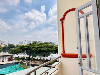 - bán nhà mới đẹp 3 tầng lưu hữu phước p15 q8 4