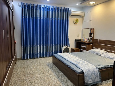 Bán nhà mặt ngõ đường Ngô Quyền, độc lập, sân cổng riêng giá rẻ 2