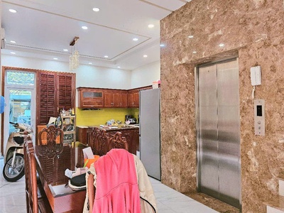 Hạ mạnh 1.3 tỷ - giá mới 23.9 tỷ tl - rẻ nhất kdc gia hòa biệt thự lô có, 4 tầng có thang máy nội 2