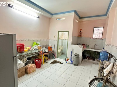 Bán nhà bình đông p11 q8 ngang đẹp 3.7m 4