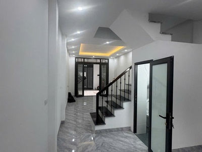 Chính chủ bán nhà mới đẹp 3,5tầngx36m2 tại cao viên thanh oai, ô tô đỗ cửa 2