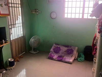 - bán nhà dương bá trạc p1 q8, hẻm ba gác sát hẻm xe hơi. 0