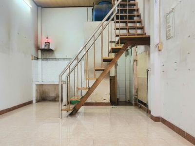 Nhà vị trí đẹp hẻm 110 tạ quang bửu p3q8 2