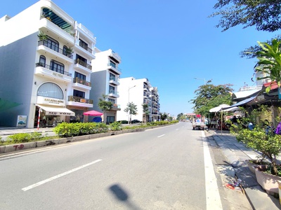 Nhà 3 tầng mặt đường lê quang đạo - đối diện đại học y cực đẹp - giá 154 tr/m 1