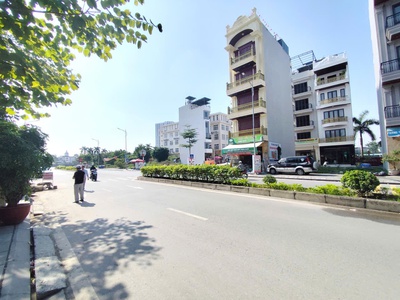 Nhà 3 tầng mặt đường lê quang đạo - đối diện đại học y cực đẹp - giá 154 tr/m 0