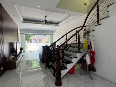 Bán Gấp Nhà 75m2 x 5 Tầng Giang Biên, Long Biên   Mặt Tiền 5m   Ô Chờ Thang Máy 6