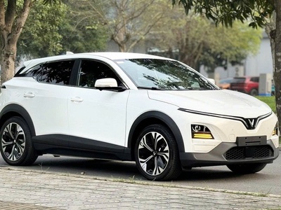 VF 6: 689-749 Giảm trực tiếp 4 5